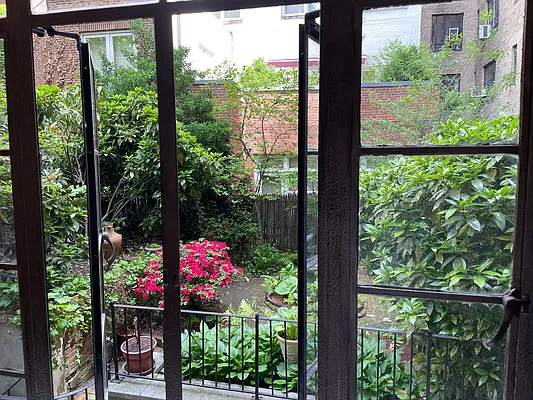 Sold by Bond New York | media 24