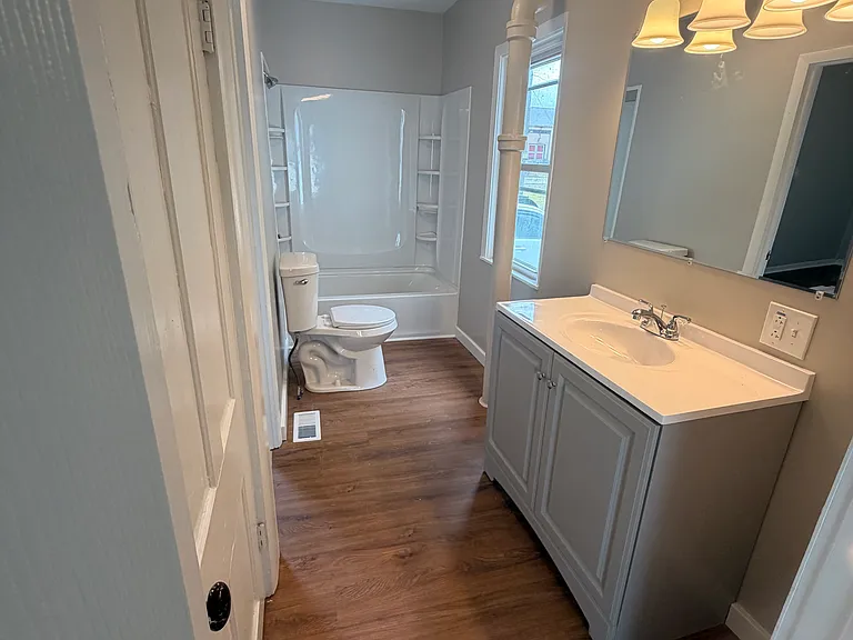 42 Webber Ave — Photo 10