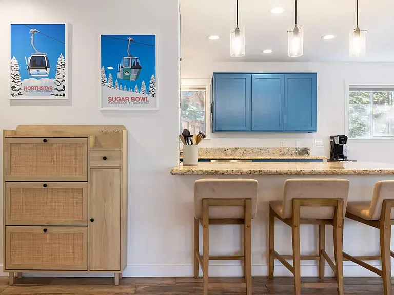 10990 Palisades Dr — Photo 11