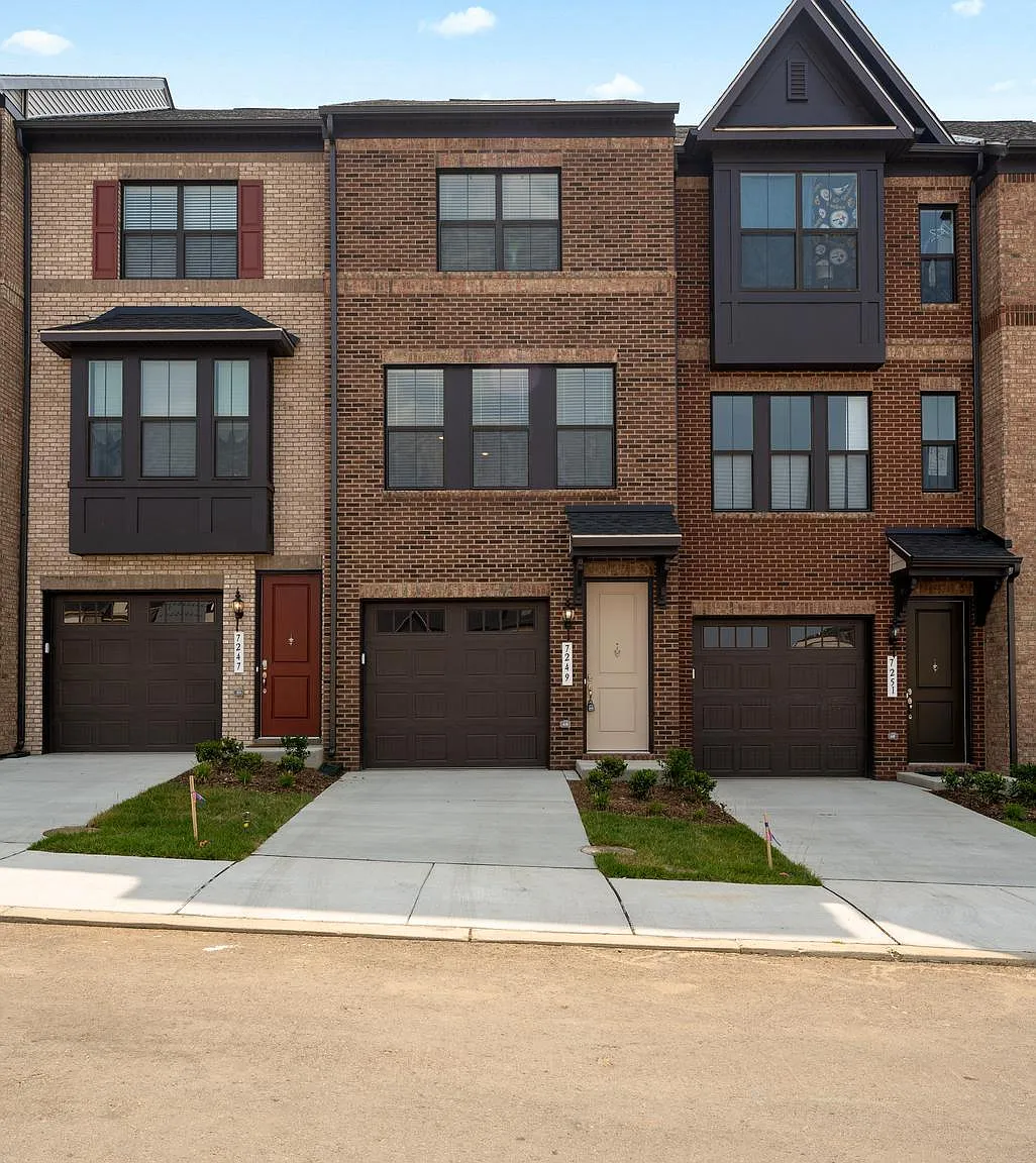 2 bed, 4.0 bath, 1504 sqft, $3,900 — Photo 1