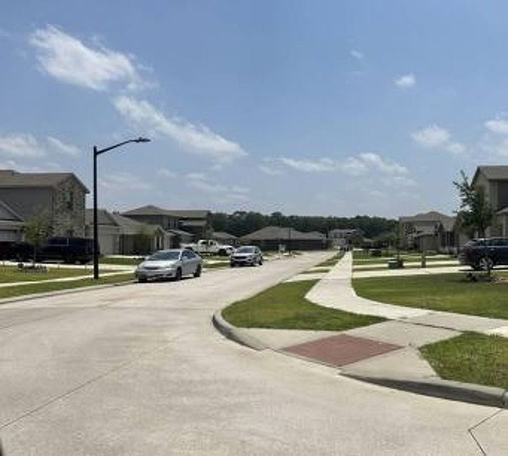 2nd image of 15387 Central Crescent Dr