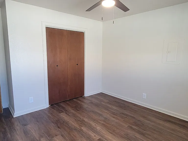 800-804 Laurelwood Dr — Photo 13