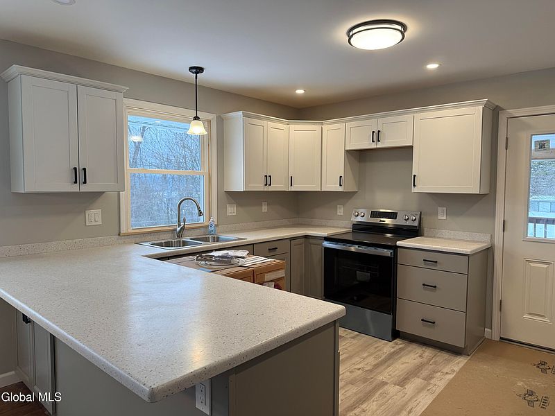 2nd image of 65 Skyview Meadows Lane