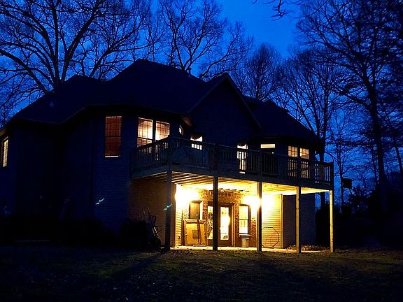 5th image of 7930 Clara Chase Dr