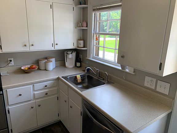 4th image of 5662 N Illinois St