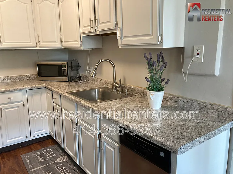 1028 E Juneau Ave #209 — Photo 9