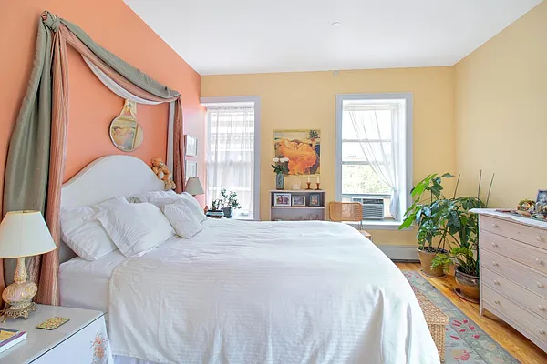Sold by Real Direct | media 5