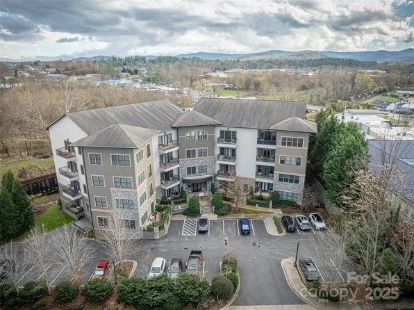 350 E Allen St Unit 302, Hendersonville, NC 28792
