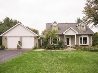 1202 S Meadowlark Ln, Elkhorn, WI 53121