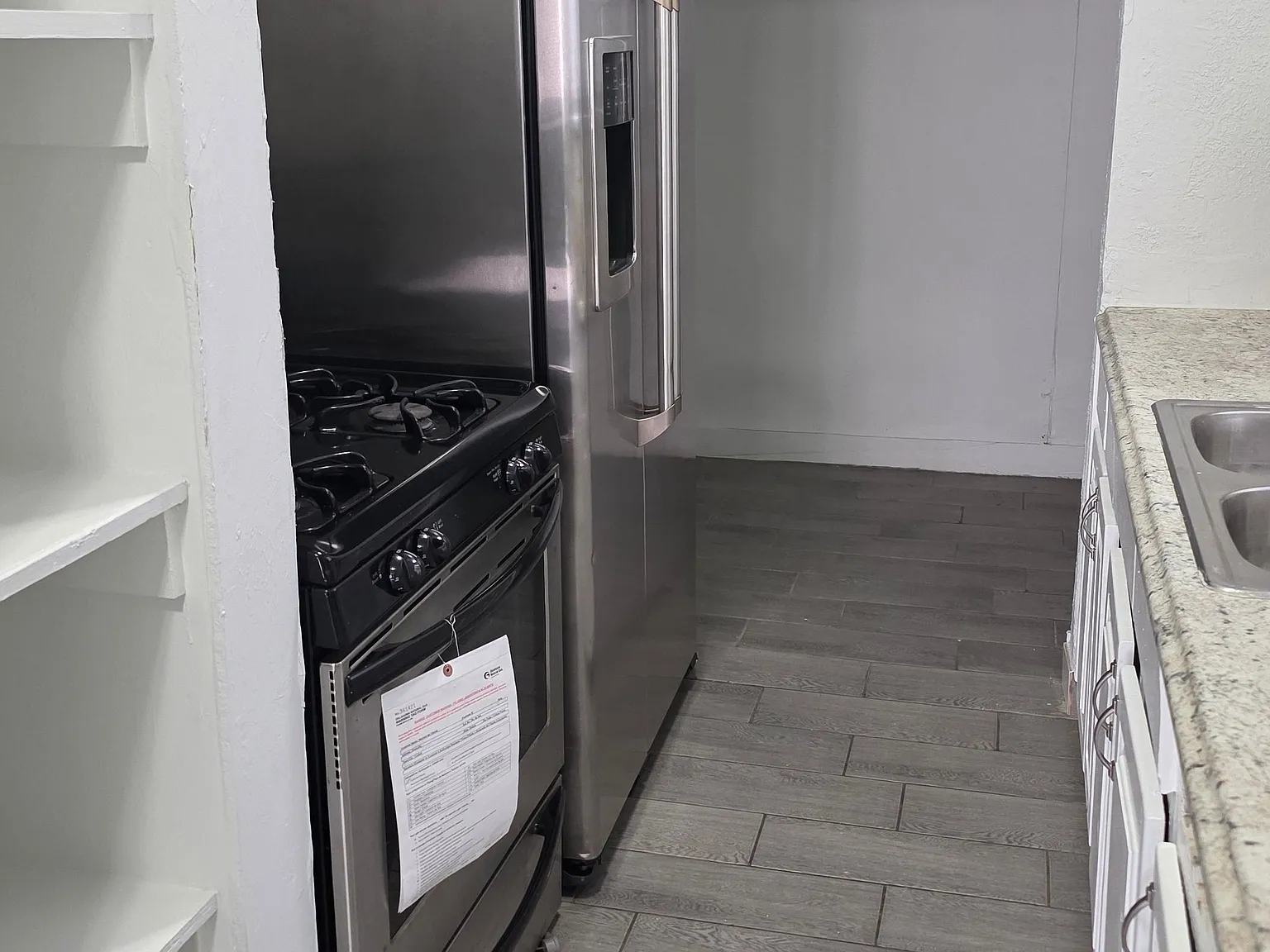 3 bed, 1.0 bath, 1031 sqft, $1,200 — Photo 4