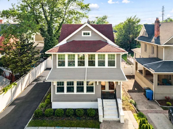 11 W Gouverneur Ave Floor 2, Rutherford, NJ 07070