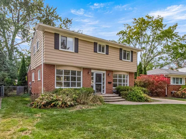 4303 Auburn Dr, Royal Oak, MI 48073