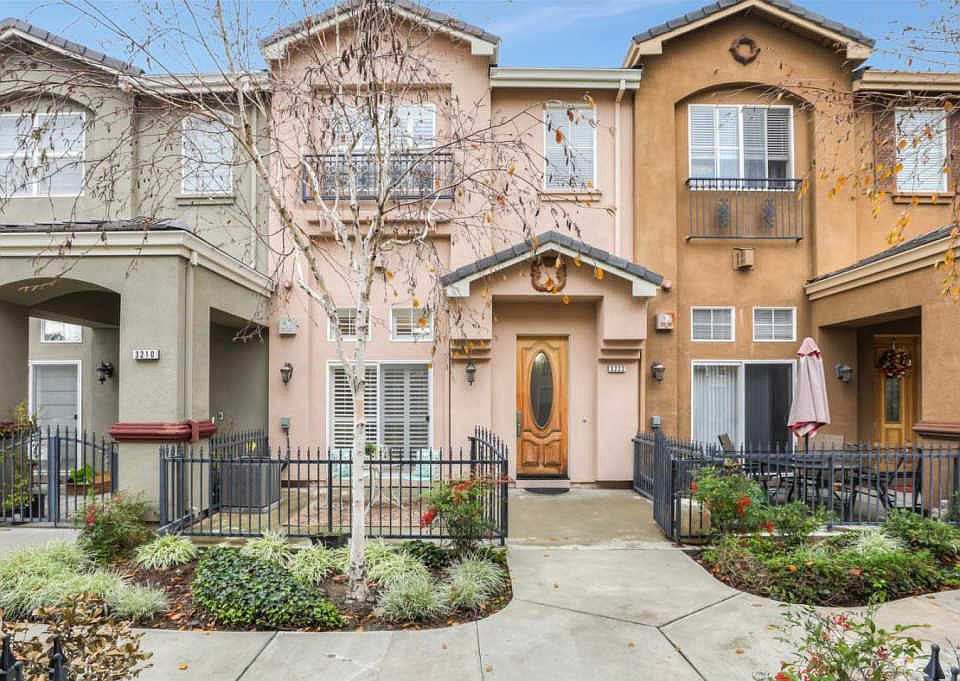 1st image of 3222 Lago De Como Pl