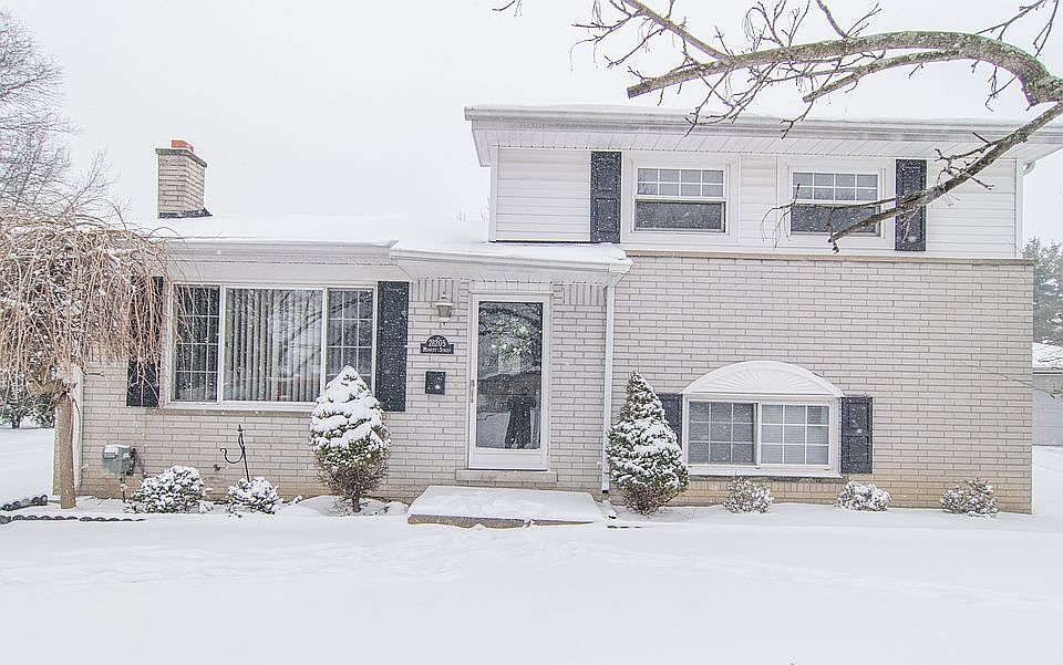 1st image of 28205 Merritt Dr