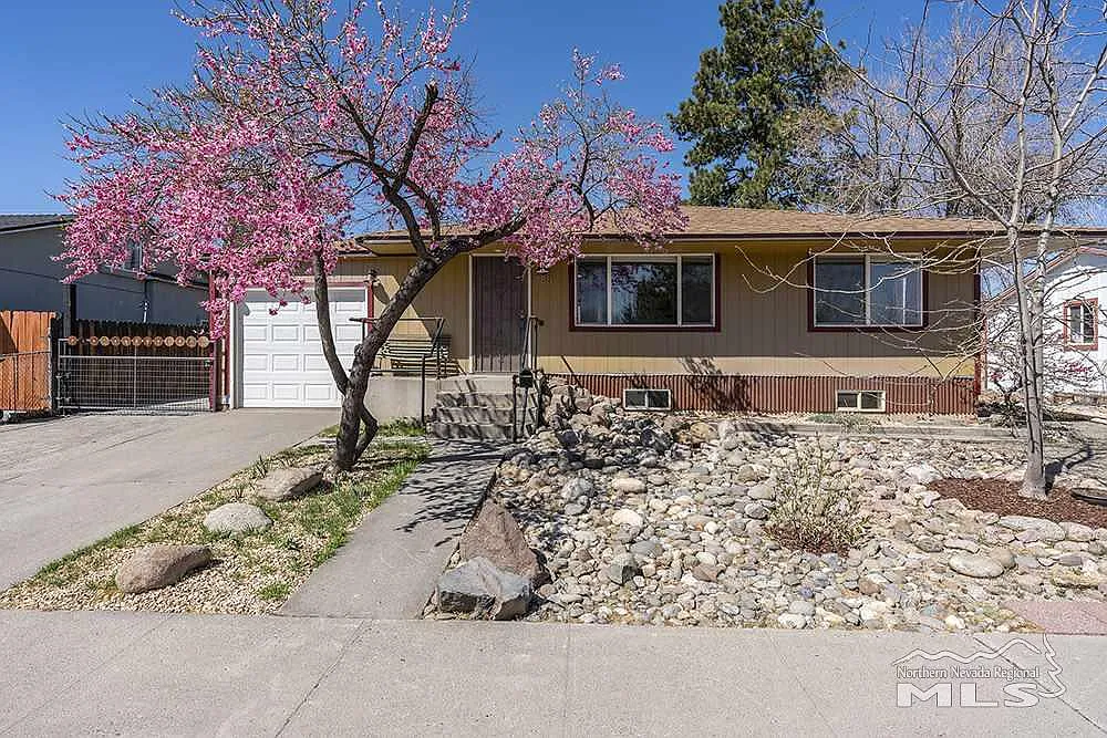 785 Belgrave Ave photo 1