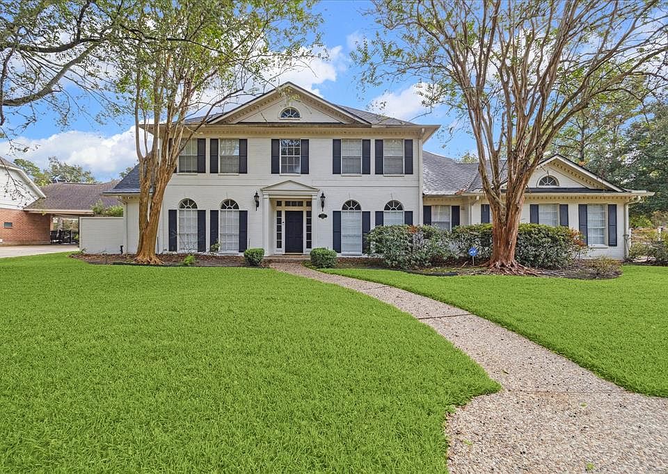 1st image of 2315 Stately Oak Drive