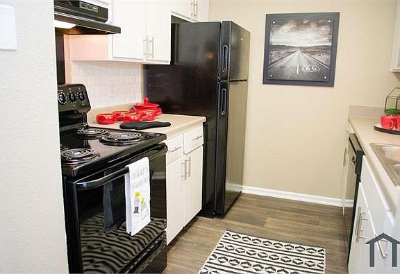 3rd image of 8710 Datapoint Dr APT 7802