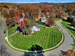 30 Winding Trl, Cheshire, CT 06410