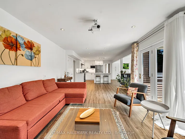 39 Sunnywood Cres — Photo 17