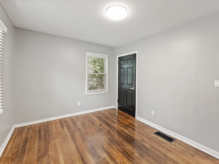 807 Bonneville Ter NW — Photo 7