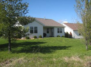 930 Woodberry Ln, Charleston, IL