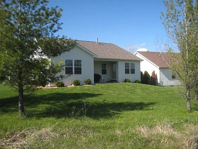 930 Woodberry Ln photo 1