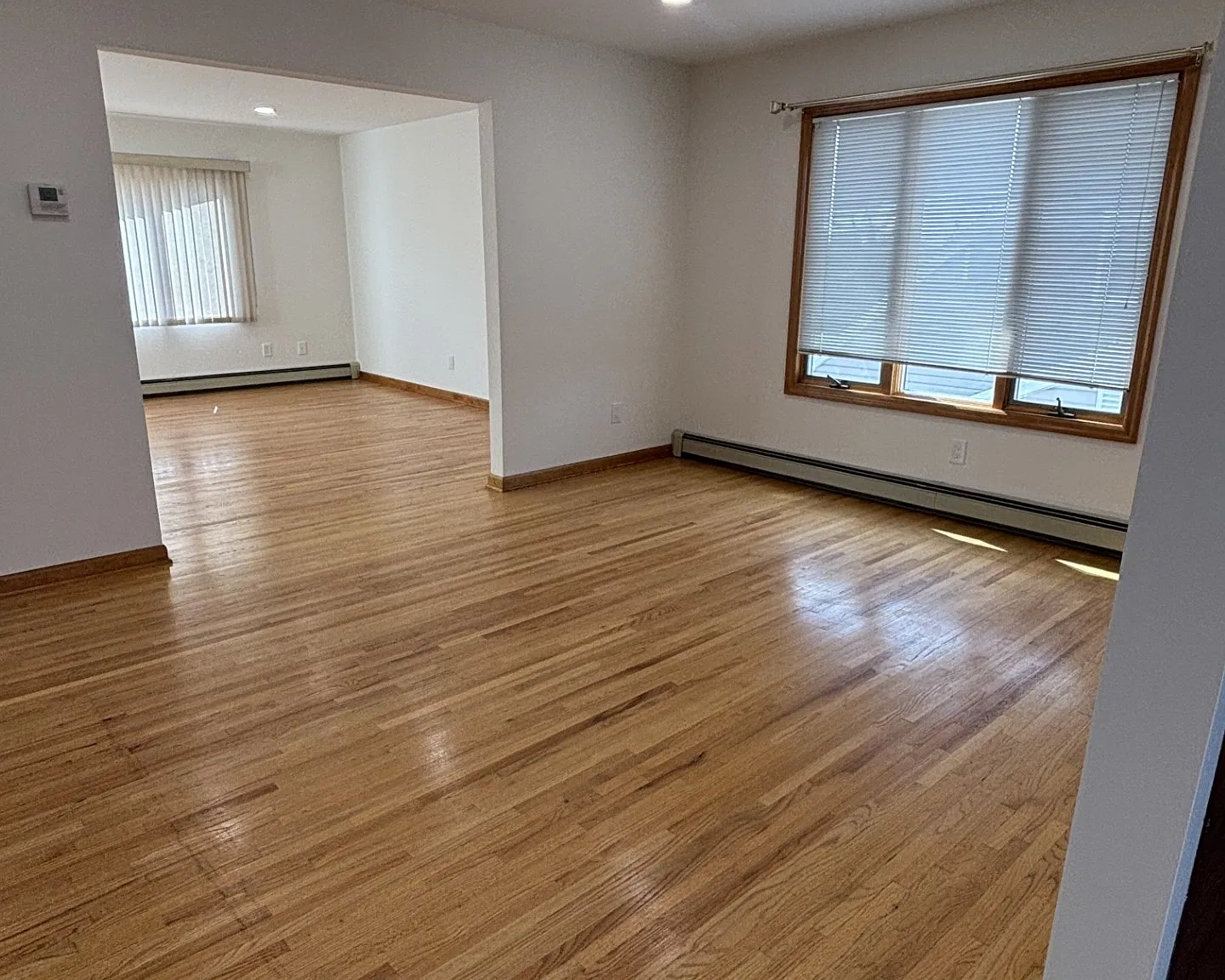 5 bed, 2700 sqft, $4,700 — Photo 3
