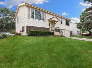 19927 S Pine Hill Rd, Frankfort, IL 60423