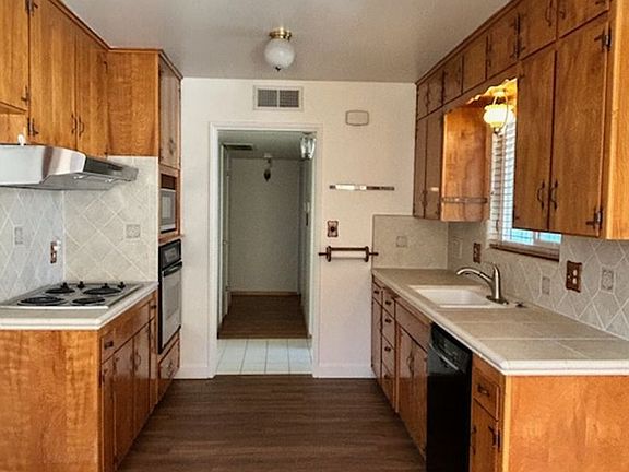 3rd image of 749 E Wrenwood Ave