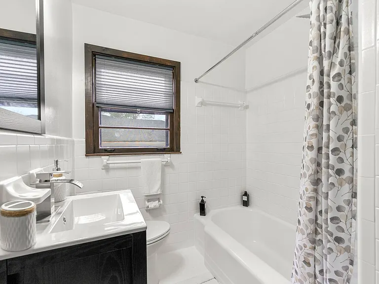 1127 Rogeretta Dr — Photo 13
