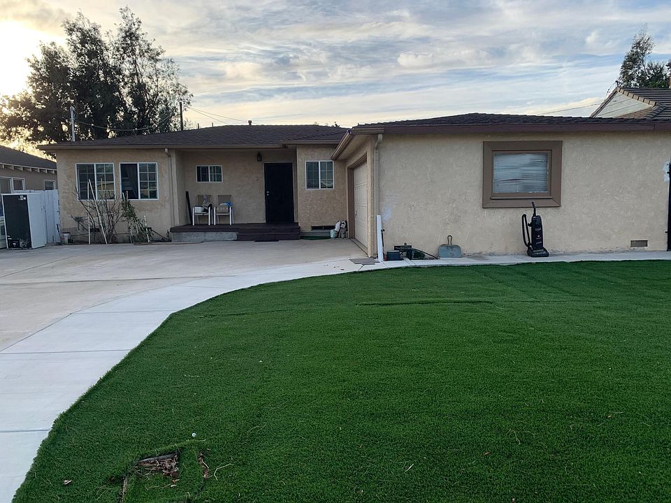 1st image of 9776 Mango Dr #9776