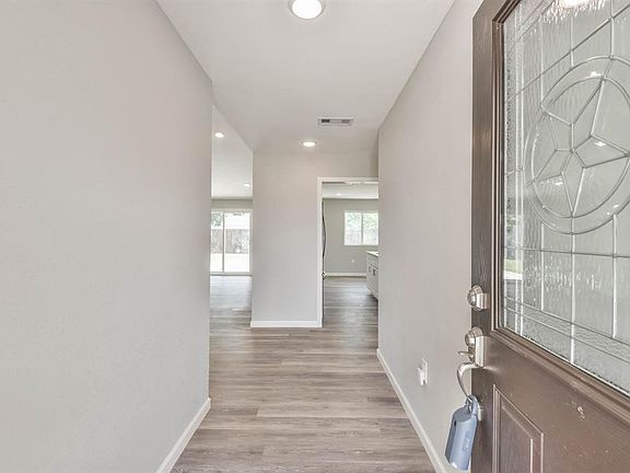 4th image of 3215 Rockyridge Dr