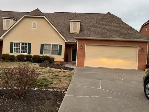 323 Paine Lake Dr, Sevierville, TN 37862