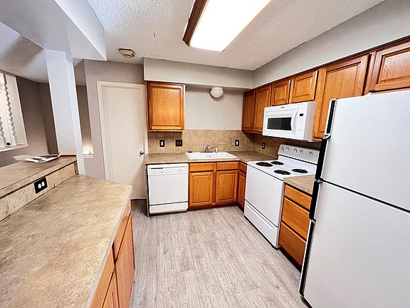 4th image of 7 Randall Ln