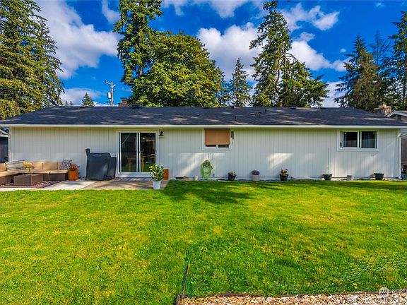 3rd image of 16916 17th Avenue E