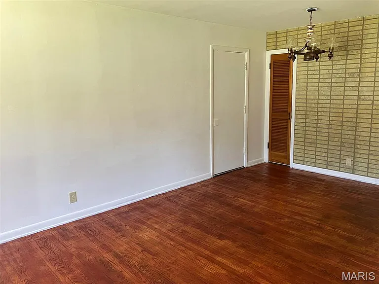 228 Newton Pl — Photo 6