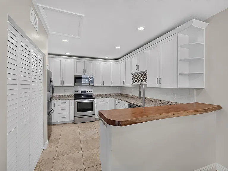 1603 Mizzenmast Way — Photo 14