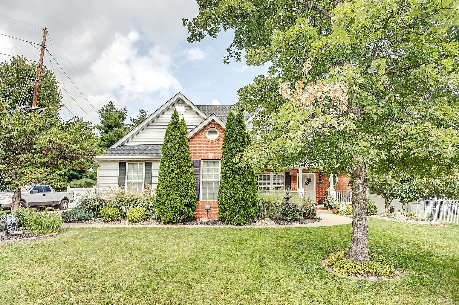1302 Carters Grv photo 1