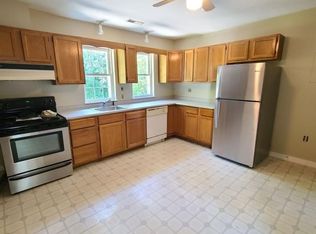 19 Clinton St, Milford, NH 03055