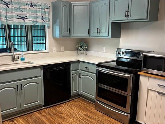 2nd image of 38 Island Lake LN