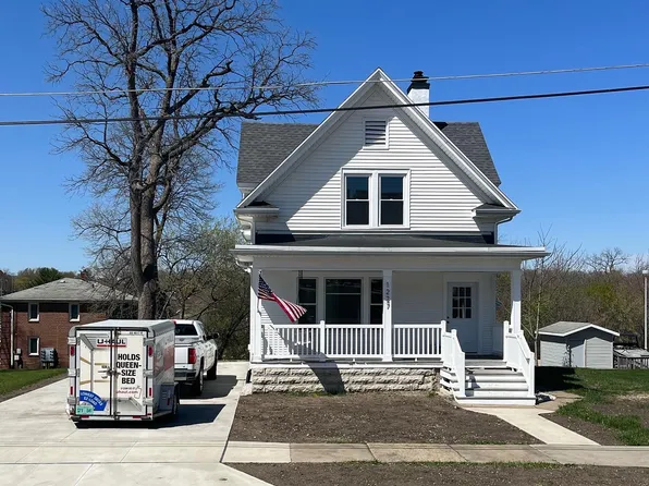 1227 W 22nd St, Cedar Falls, IA 50613