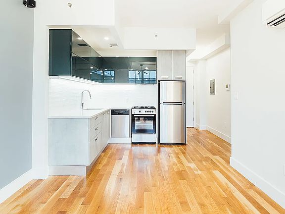 2nd image of 22 Ford St #604