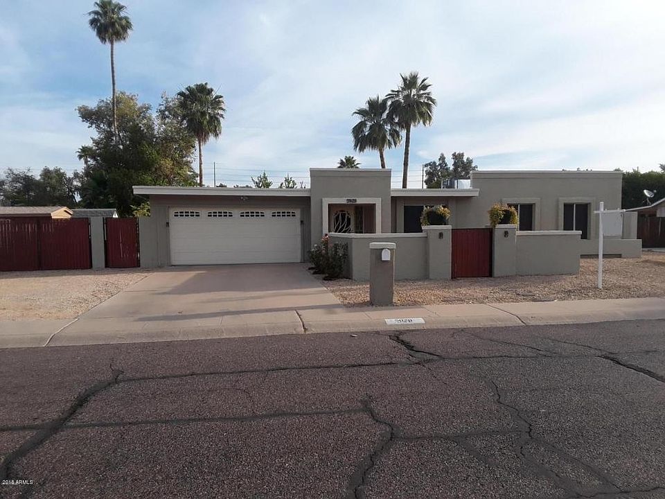 2nd image of 5020 E Paradise Dr