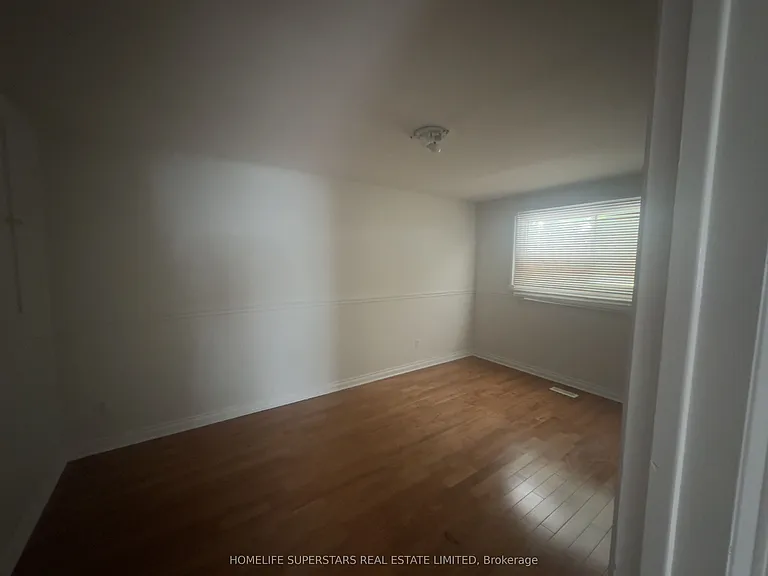 215 Archdekin Dr #MAIN — Photo 7