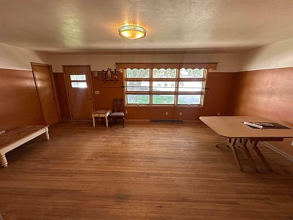 5th image of 213 W Greene St