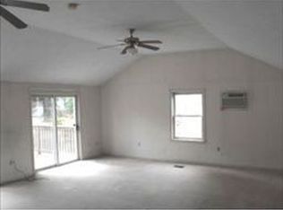 32 Gove St, Manchester, NH 03102