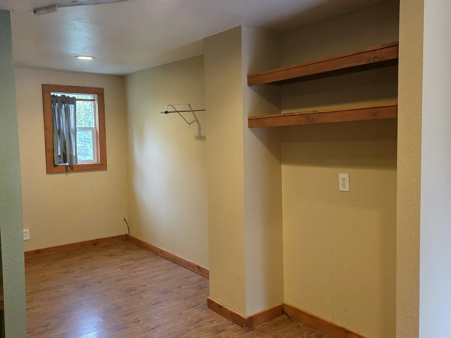 Studio, 400 sqft, $1,025 — Photo 3