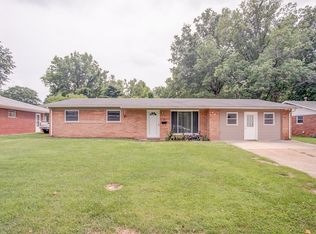 46 Briarwood Dr, Belleville, IL