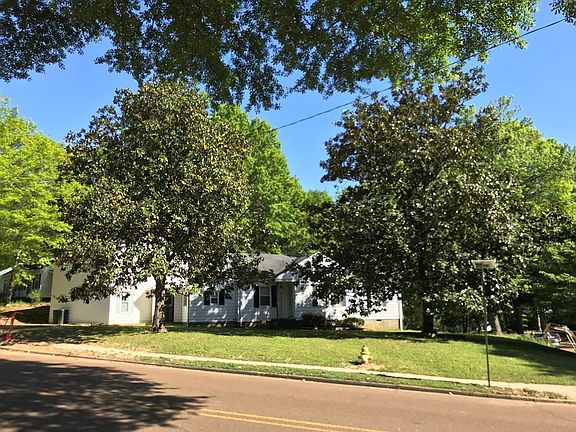 2nd image of 300 Williams Ave