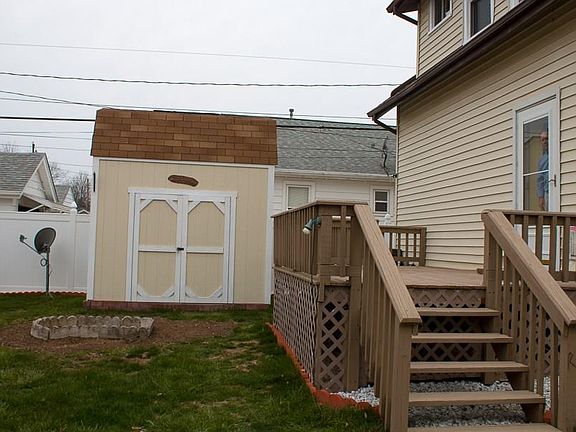 3rd image of 3520 Mesmer Ave